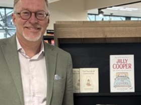 Cllr Paul Hodgkinson, cabinet member for libraries and Patsy To head of libraries